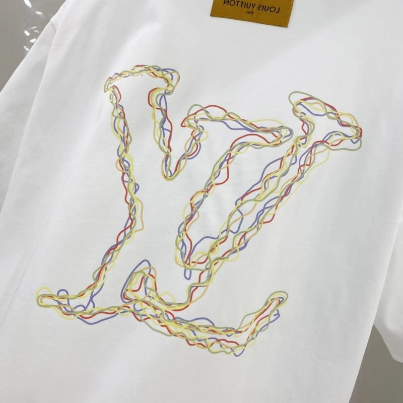 Effortless Louis Vuitton T-Shirts 135247