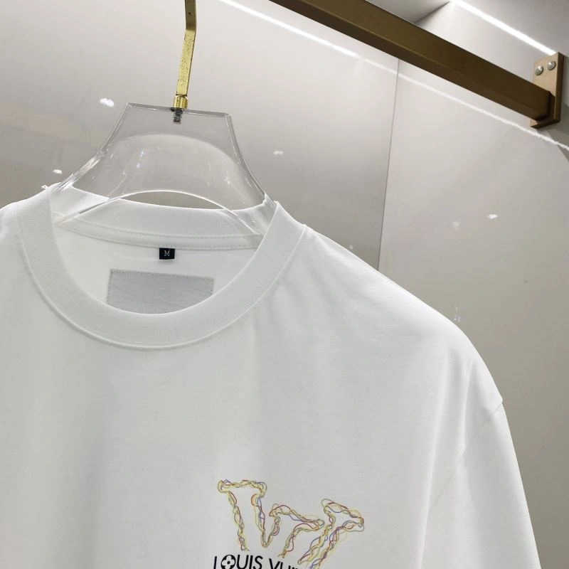 Effortless Louis Vuitton T-Shirts 135247