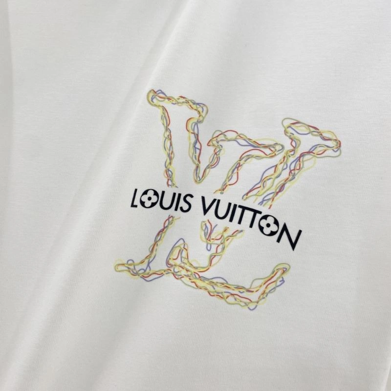 Effortless Louis Vuitton T-Shirts 135247