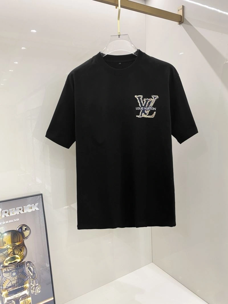 Louis Vuitton T-Shirts Minimalist 135242