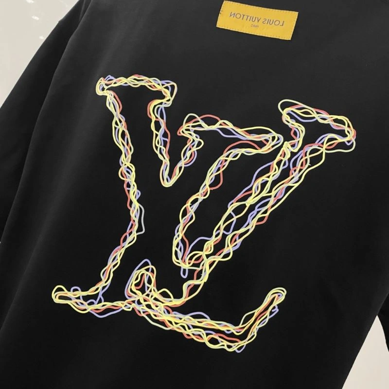 Louis Vuitton T-Shirts Minimalist 135242
