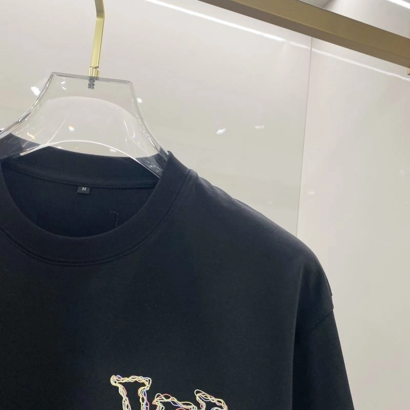 Louis Vuitton T-Shirts Minimalist 135242