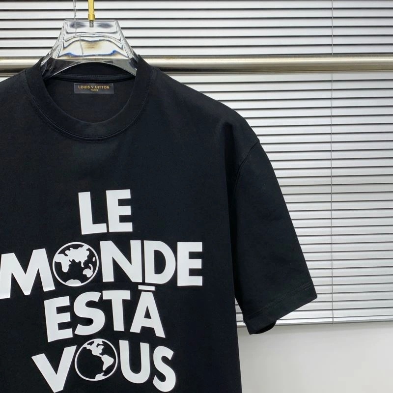 Classic Louis Vuitton T-Shirts 135237
