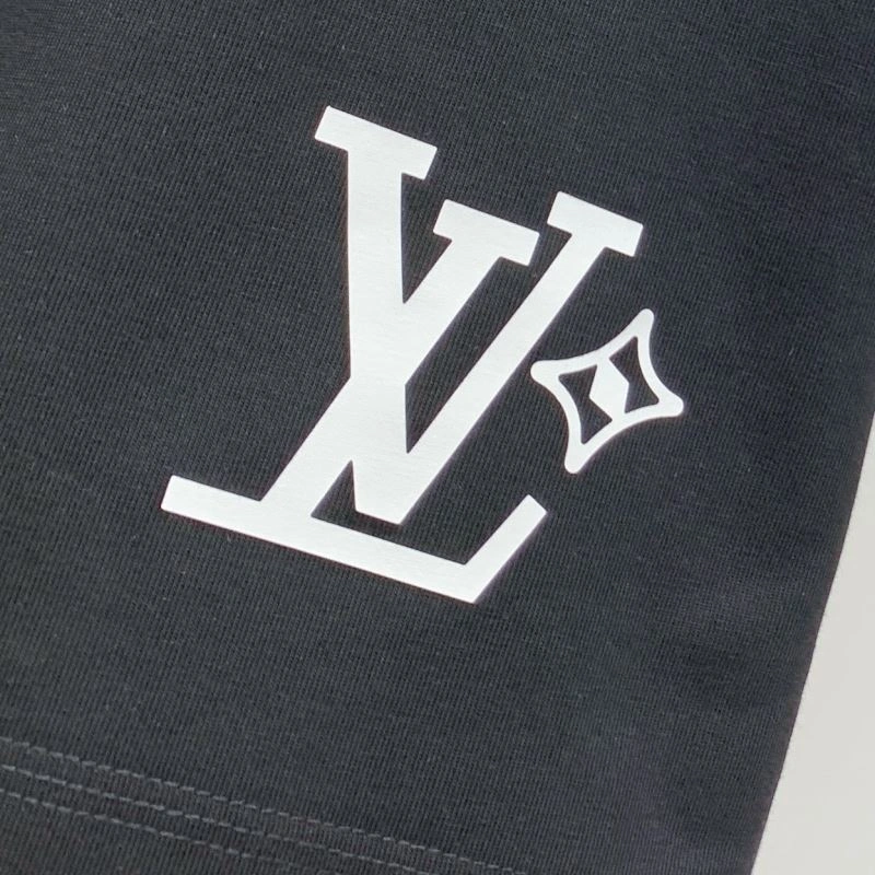 Classic Louis Vuitton T-Shirts 135237