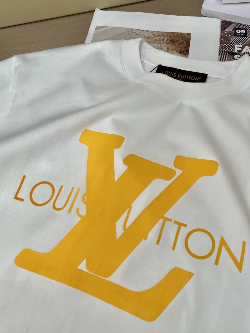 Affordable Louis Vuitton T-Shirts 135262