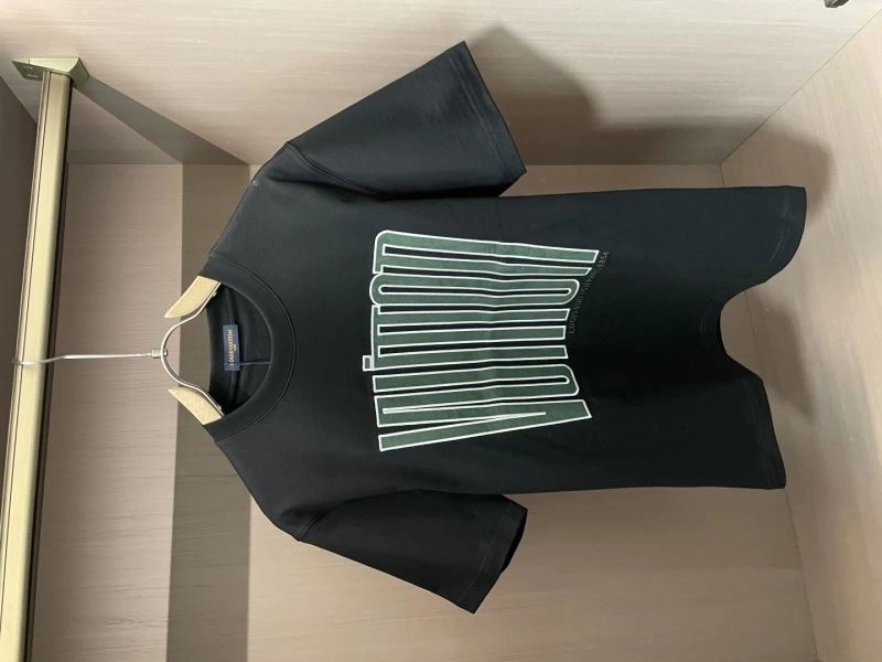 Breathable Louis Vuitton T-Shirts 135257