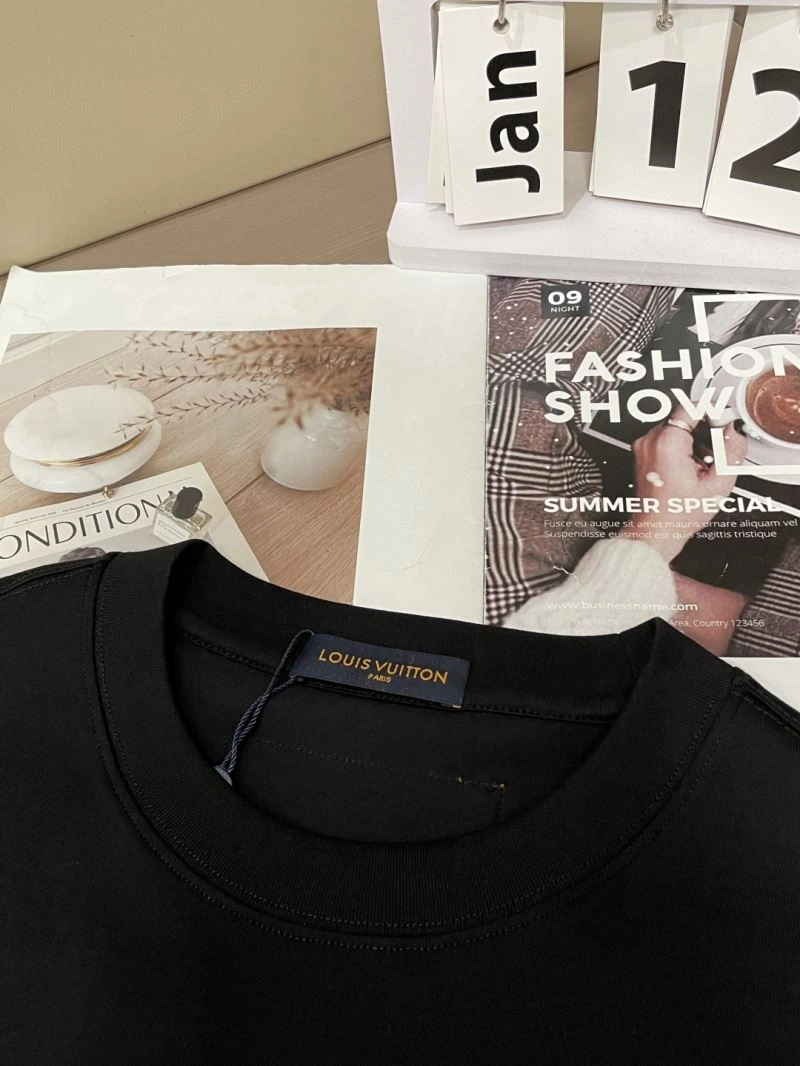 WaterResistant Louis Vuitton T-Shirts 135260
