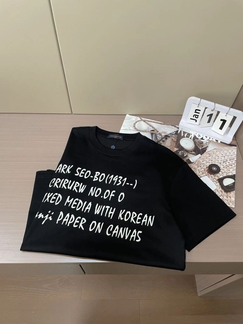 Sporty Louis Vuitton T-Shirts 135228