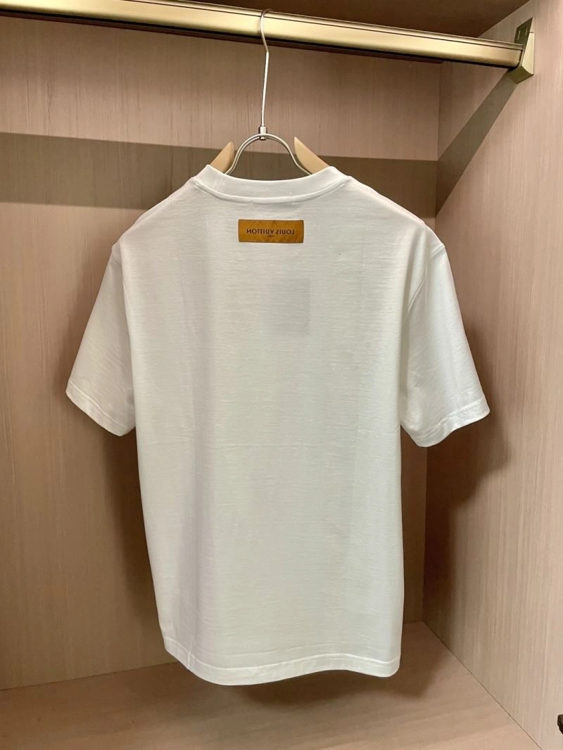 Sporty Louis Vuitton T-Shirts 135228