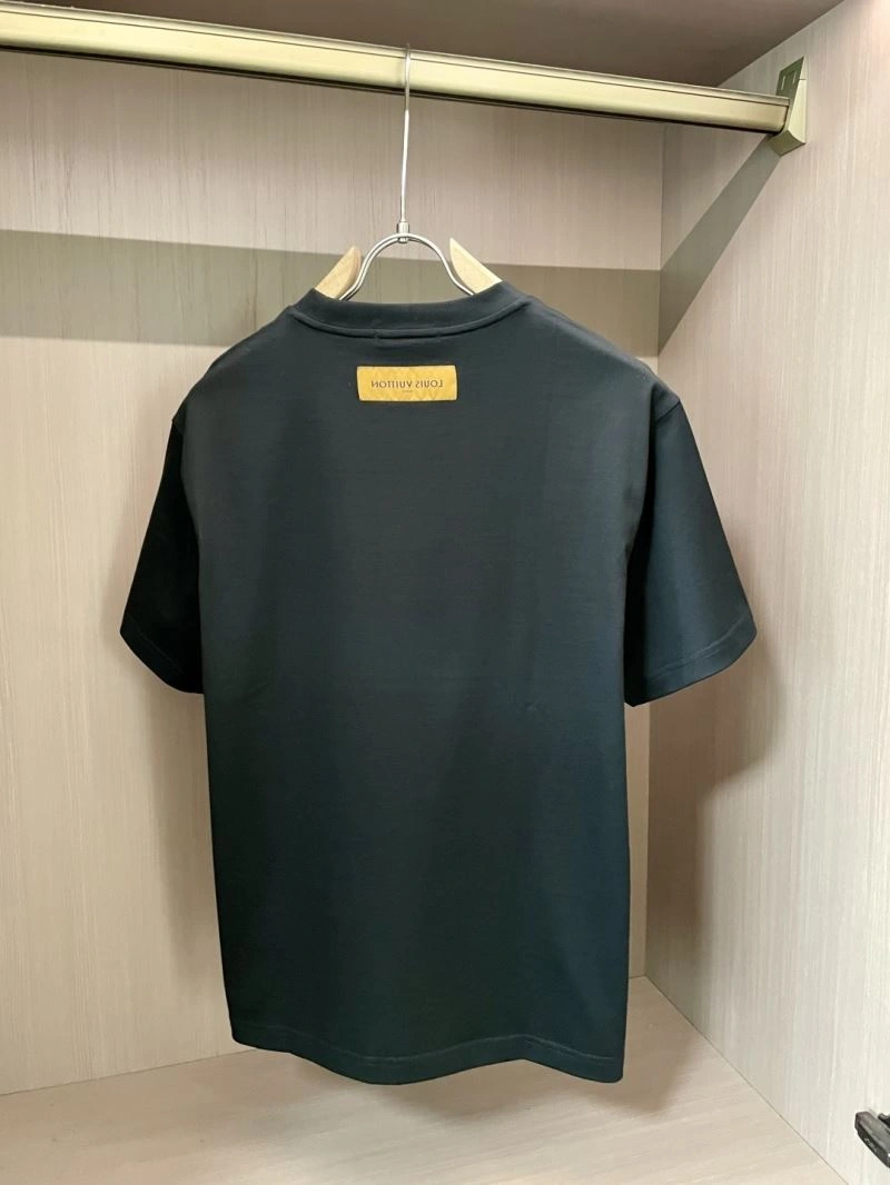 Sporty Louis Vuitton T-Shirts 135228