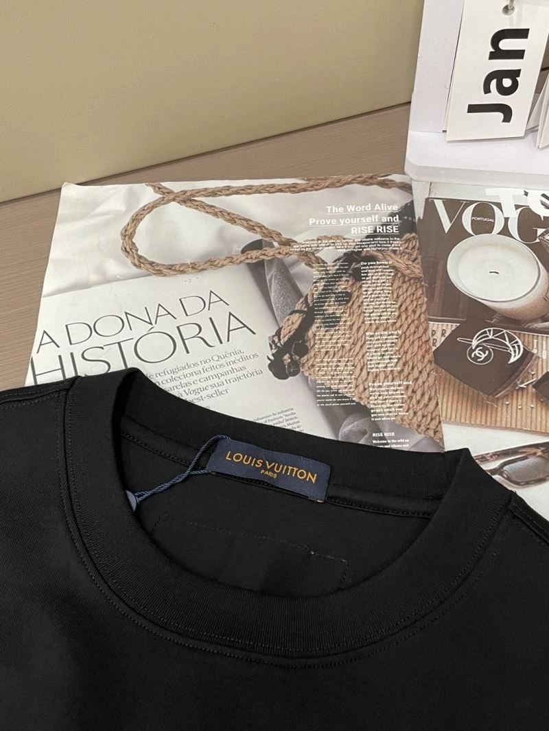 Sporty Louis Vuitton T-Shirts 135228