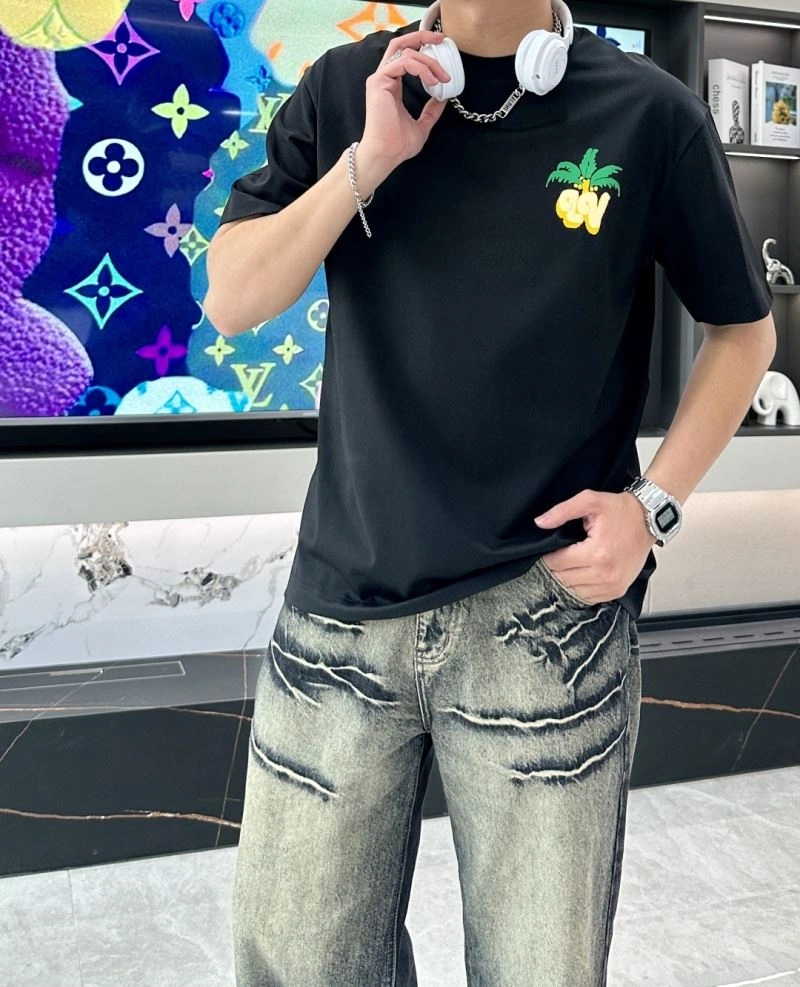 Bold Louis Vuitton T-Shirts 135226