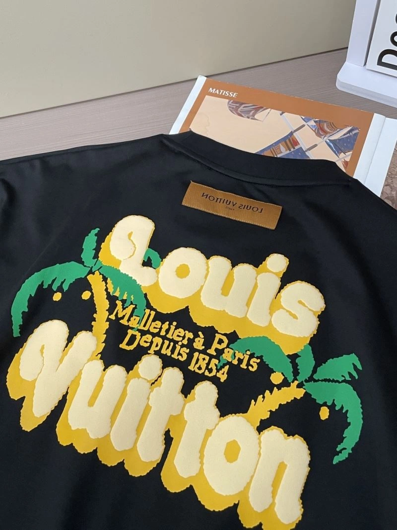 Bold Louis Vuitton T-Shirts 135226