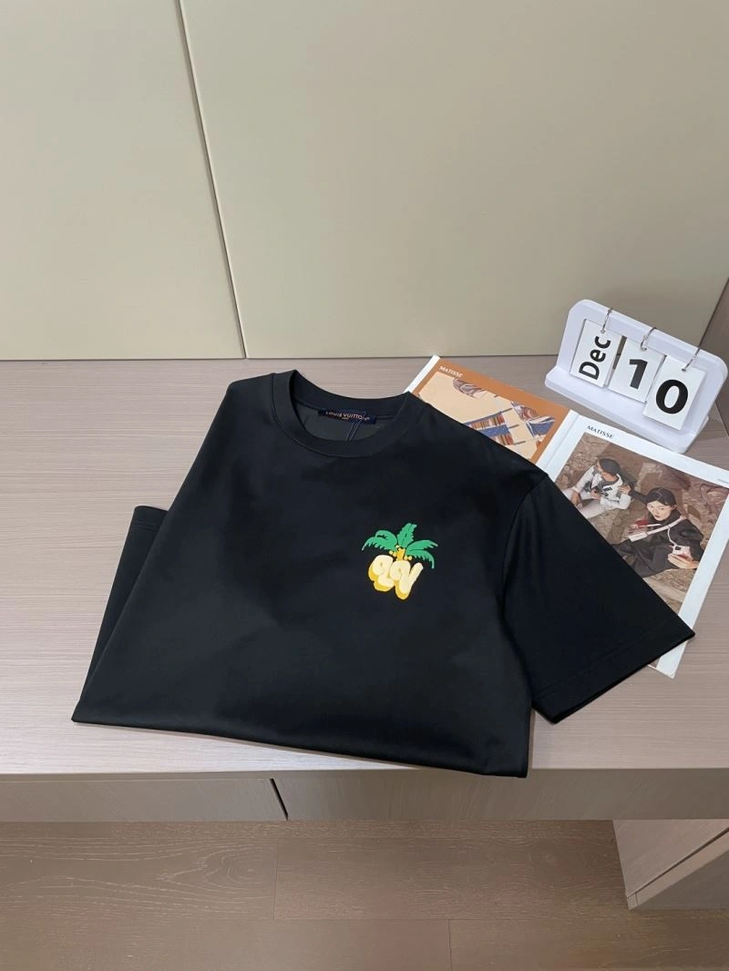 Bold Louis Vuitton T-Shirts 135226