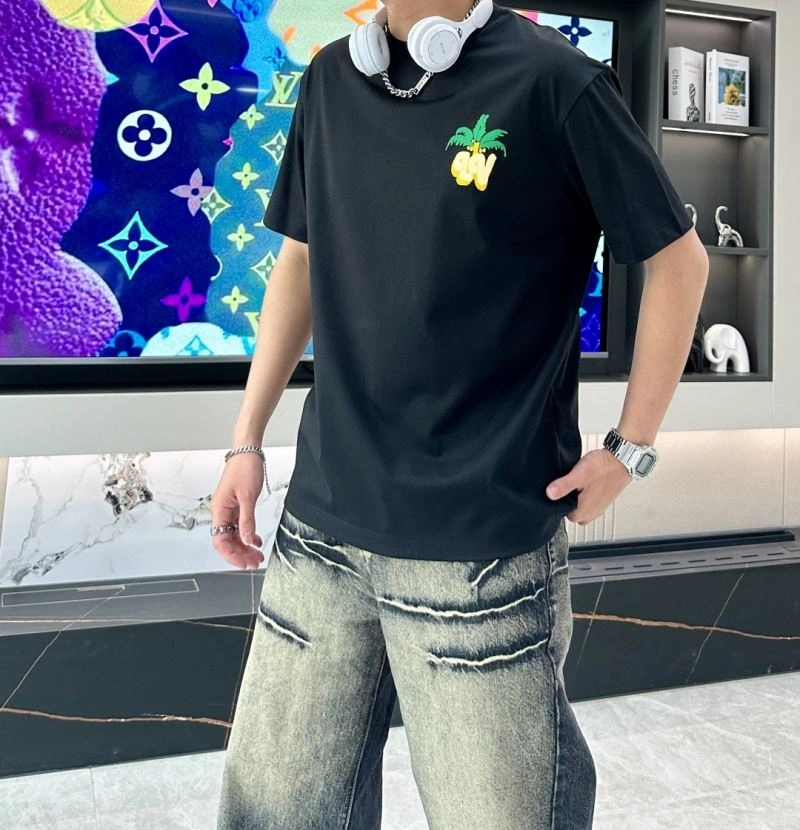 Bold Louis Vuitton T-Shirts 135226