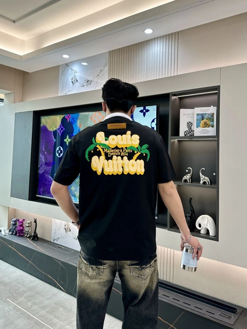 Bold Louis Vuitton T-Shirts 135226