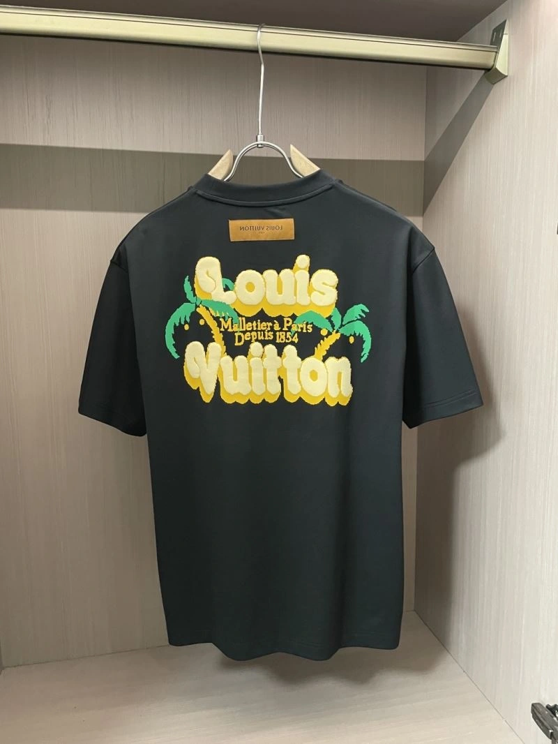 Bold Louis Vuitton T-Shirts 135226