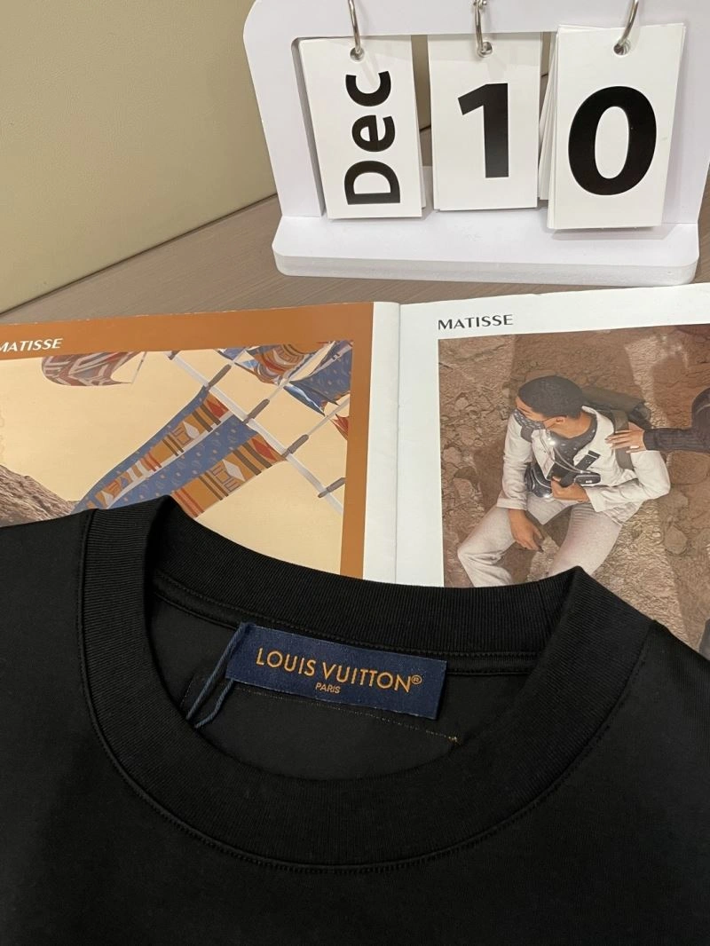 Bold Louis Vuitton T-Shirts 135226
