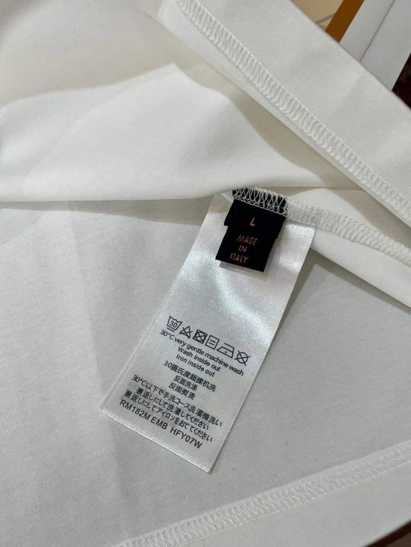 Louis Vuitton T-Shirts Sophisticated 135224