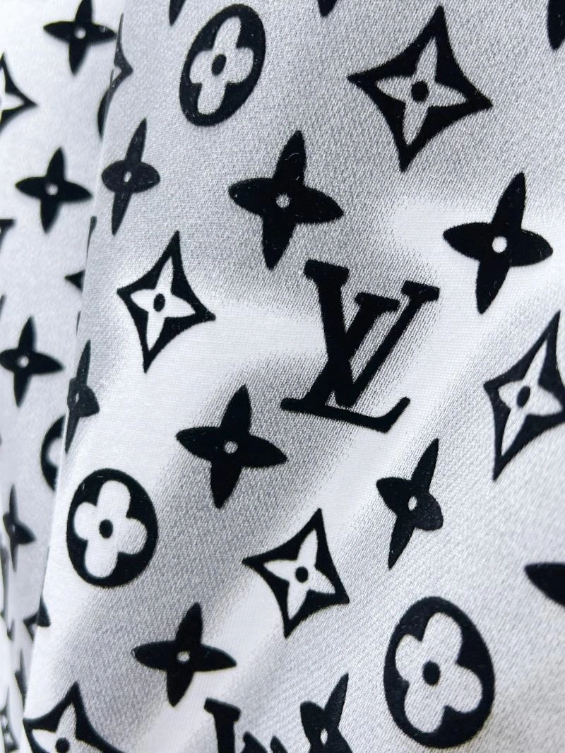 Louis Vuitton T-Shirts GoodFit 135216