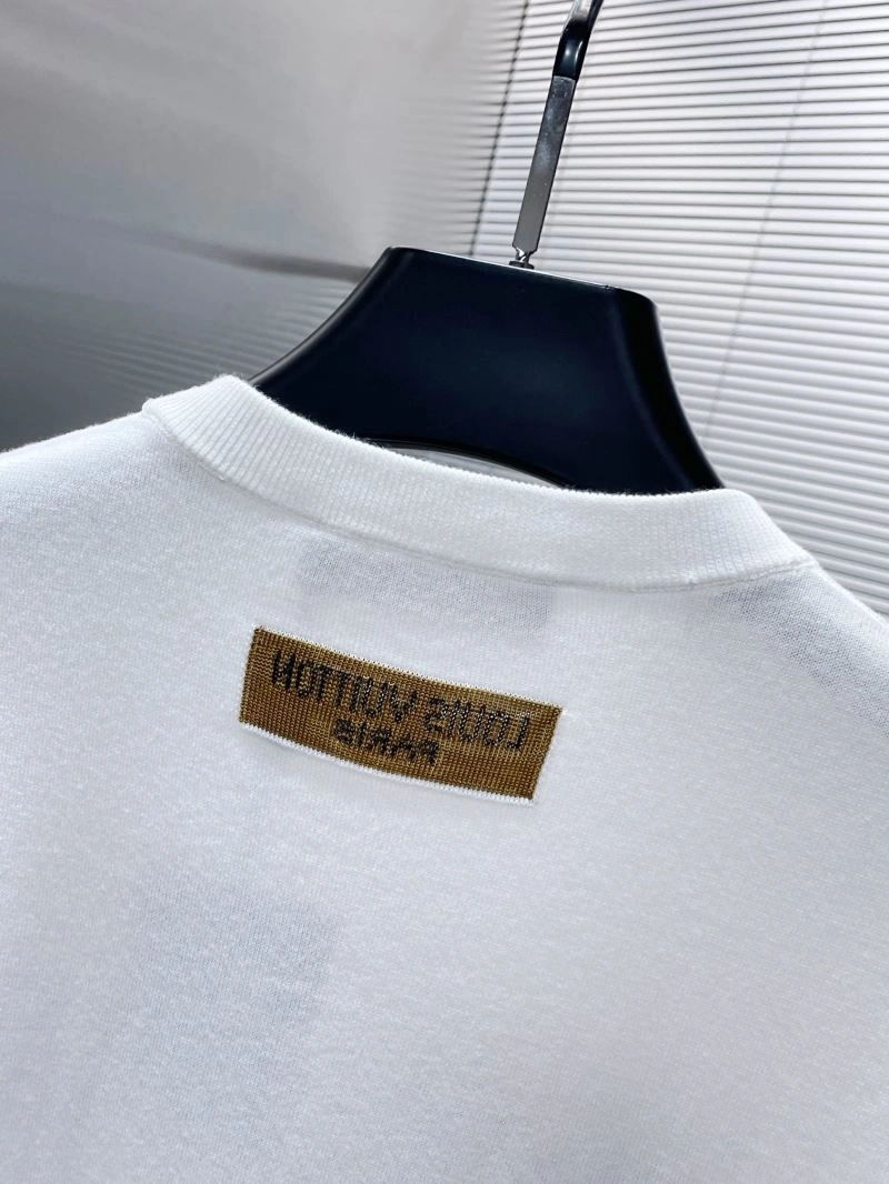 Breathable Louis Vuitton T-Shirts 135223