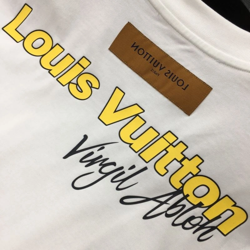 Minimalist Louis Vuitton T-Shirts 135199