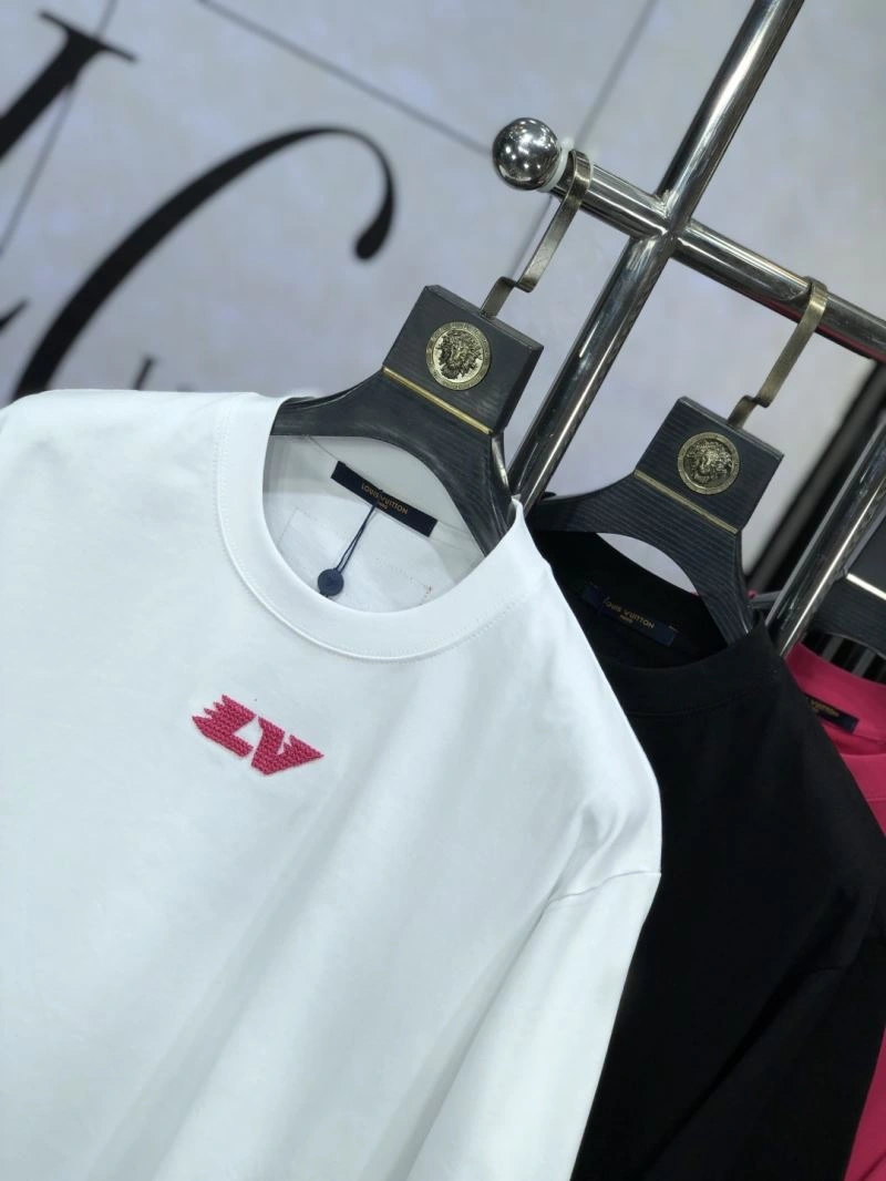 Comfortable Louis Vuitton T-Shirts 135207