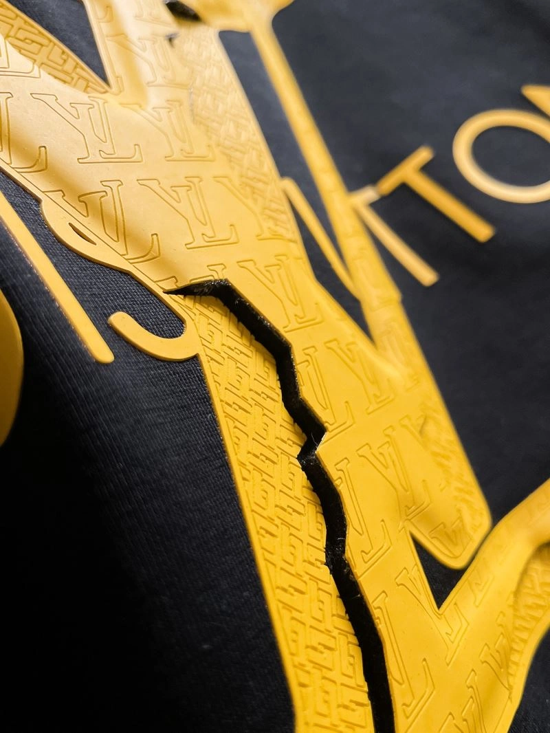Louis Vuitton T-Shirts ComfortFit 135208