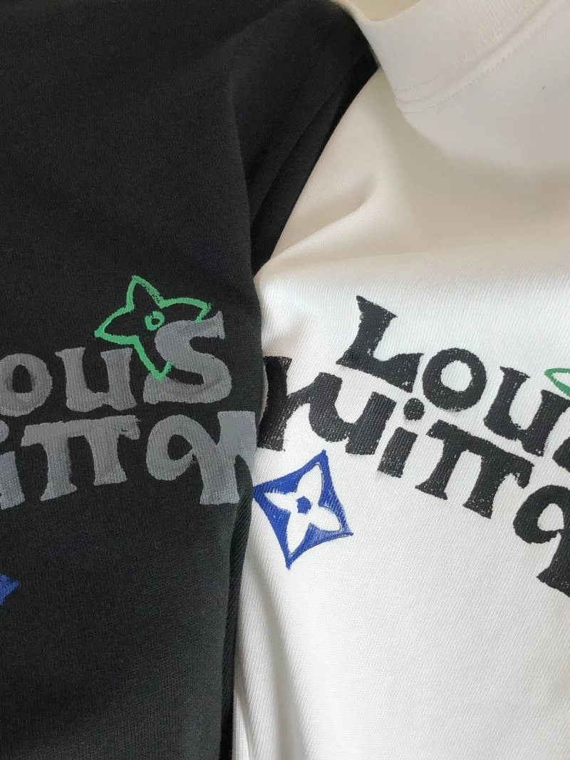 Louis Vuitton T-Shirts Resilient 135212