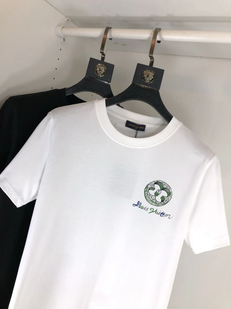 Premium Louis Vuitton T-Shirts 135217
