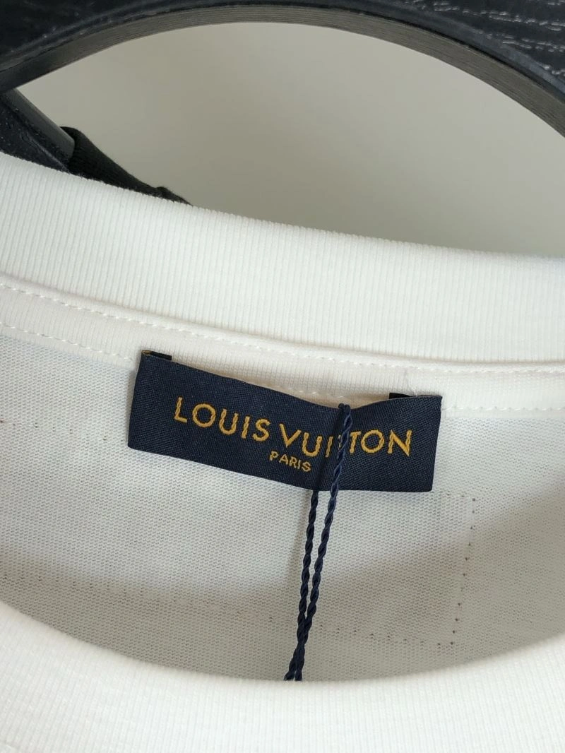 Premium Louis Vuitton T-Shirts 135217