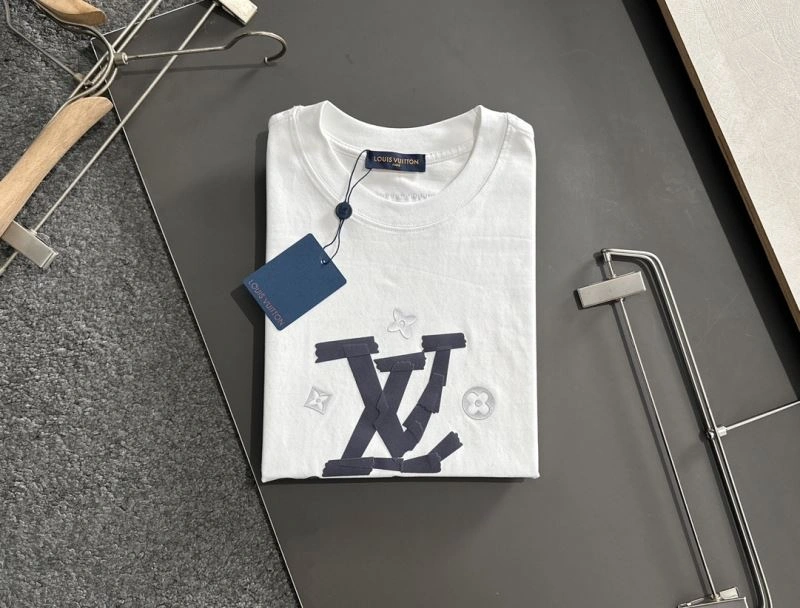 Louis Vuitton T-Shirts Modern 135194