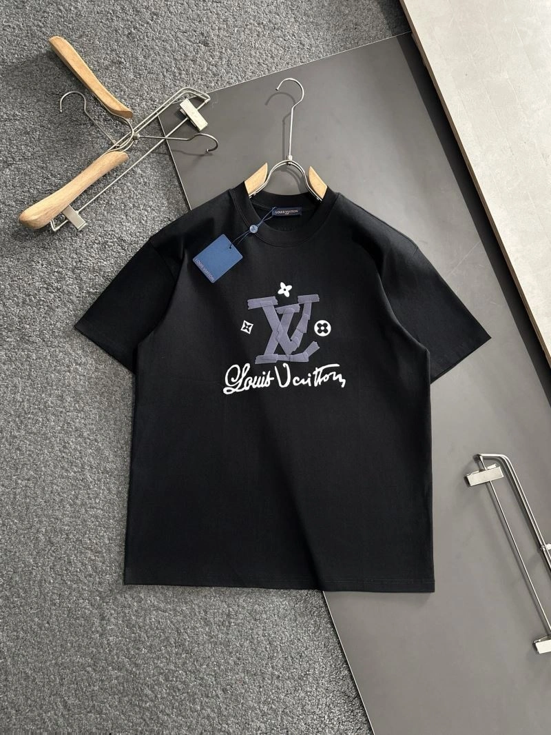 Sleek Louis Vuitton T-Shirts 135190