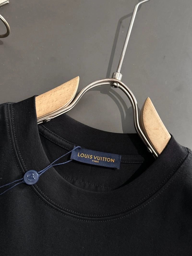 Sleek Louis Vuitton T-Shirts 135190