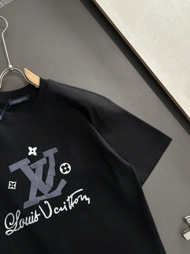 Sleek Louis Vuitton T-Shirts 135190