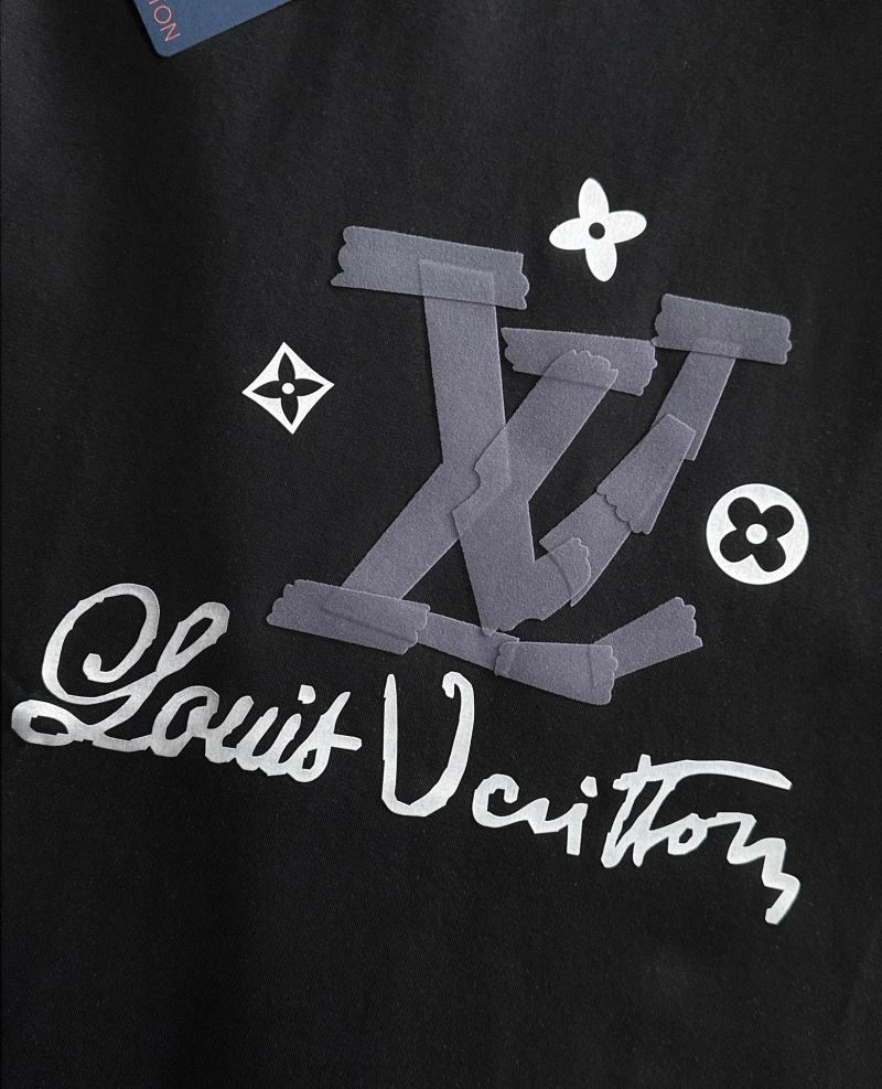Sleek Louis Vuitton T-Shirts 135190