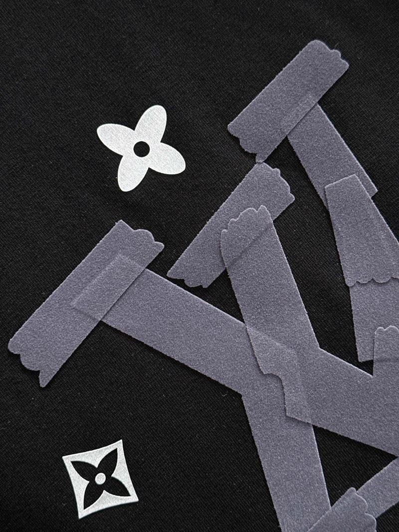 Sleek Louis Vuitton T-Shirts 135190