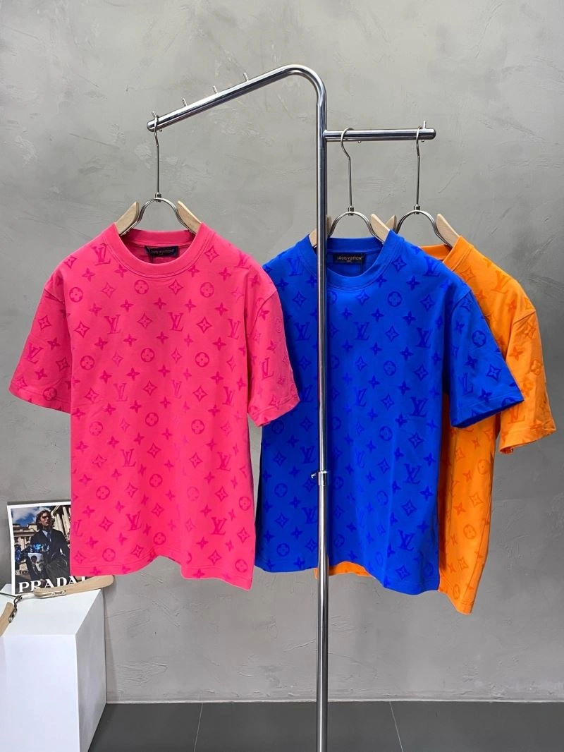 Louis Vuitton T-Shirts Elegant 135189