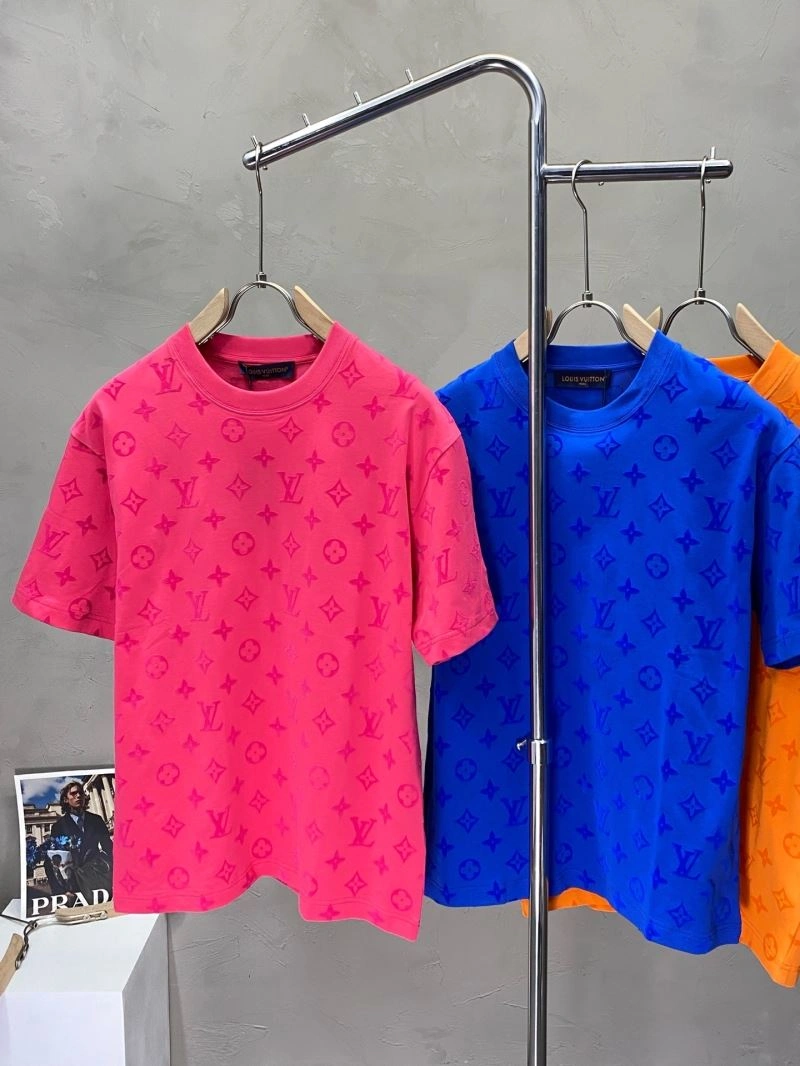Louis Vuitton T-Shirts Elegant 135189