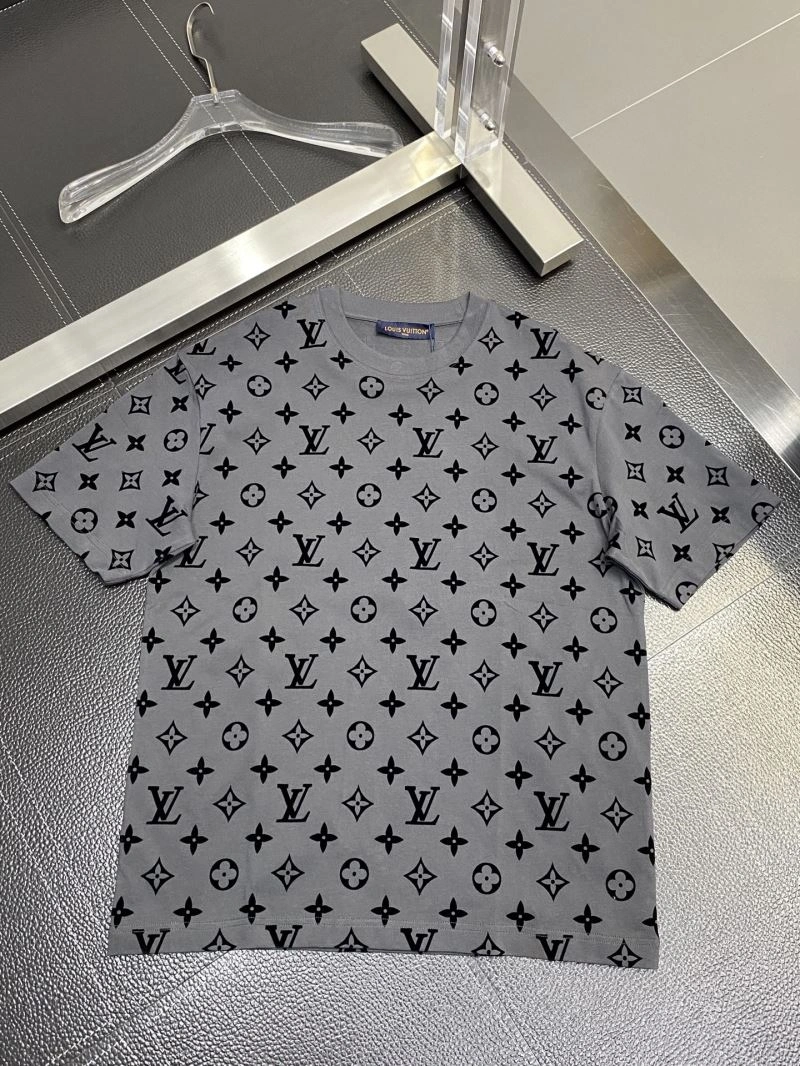 Louis Vuitton T-Shirts Elegant 135189