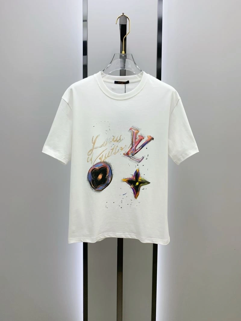 Louis Vuitton T-Shirts UrbanChic 135192