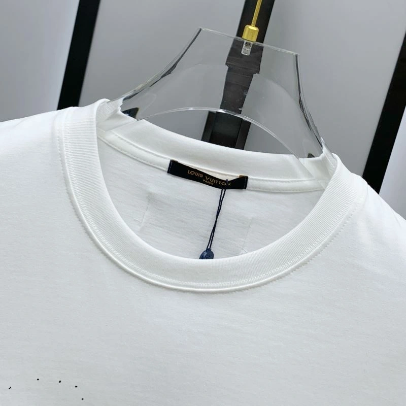 Louis Vuitton T-Shirts UrbanChic 135192