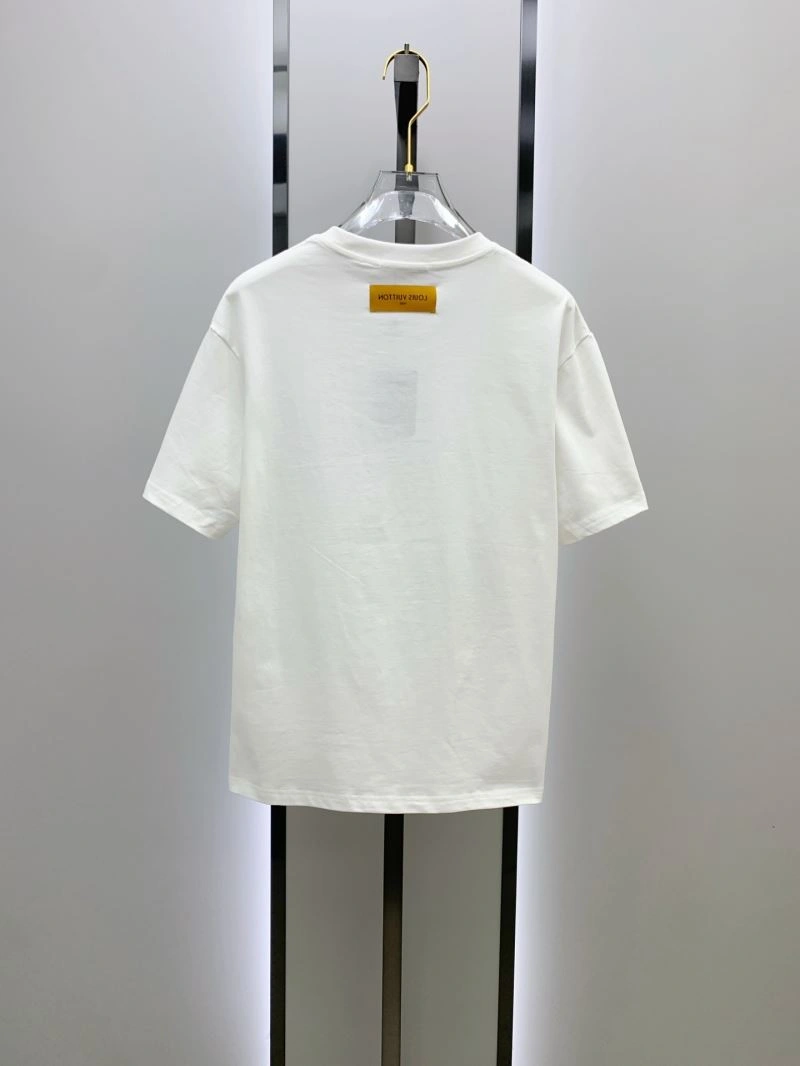 Louis Vuitton T-Shirts UrbanChic 135192