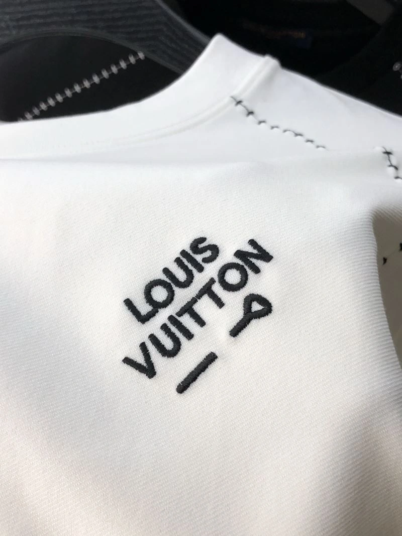 TravelReady Louis Vuitton T-Shirts 135188