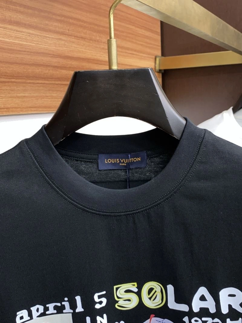 Louis Vuitton T-Shirts Sporty 135185