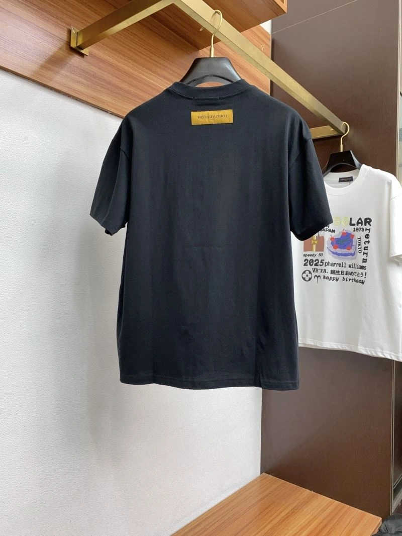Louis Vuitton T-Shirts Sporty 135185