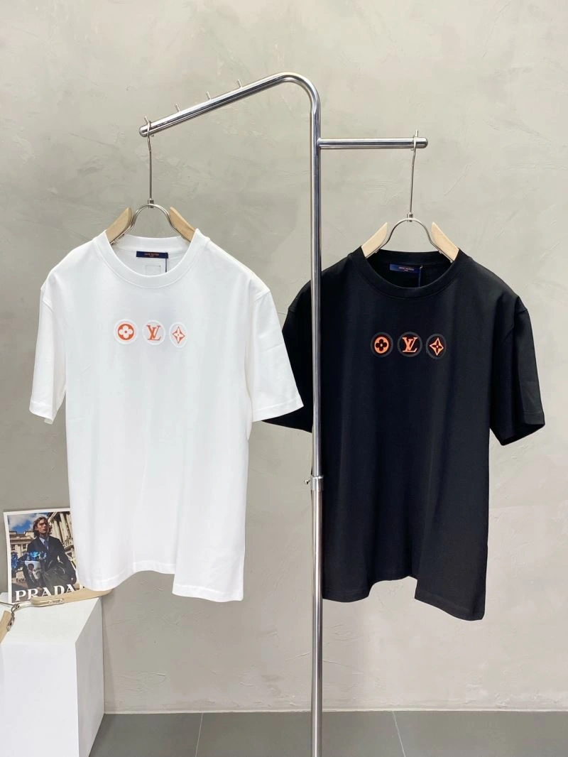 Louis Vuitton T-Shirts Snug 135177