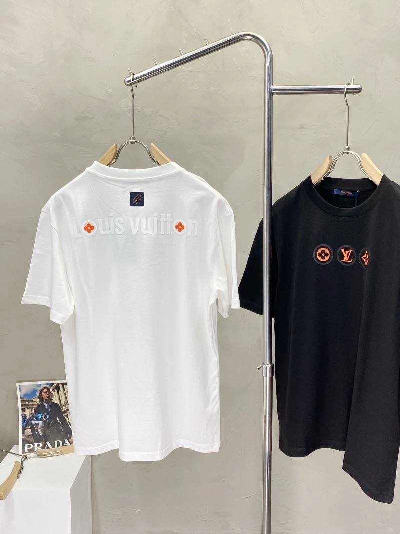 Louis Vuitton T-Shirts Snug 135177