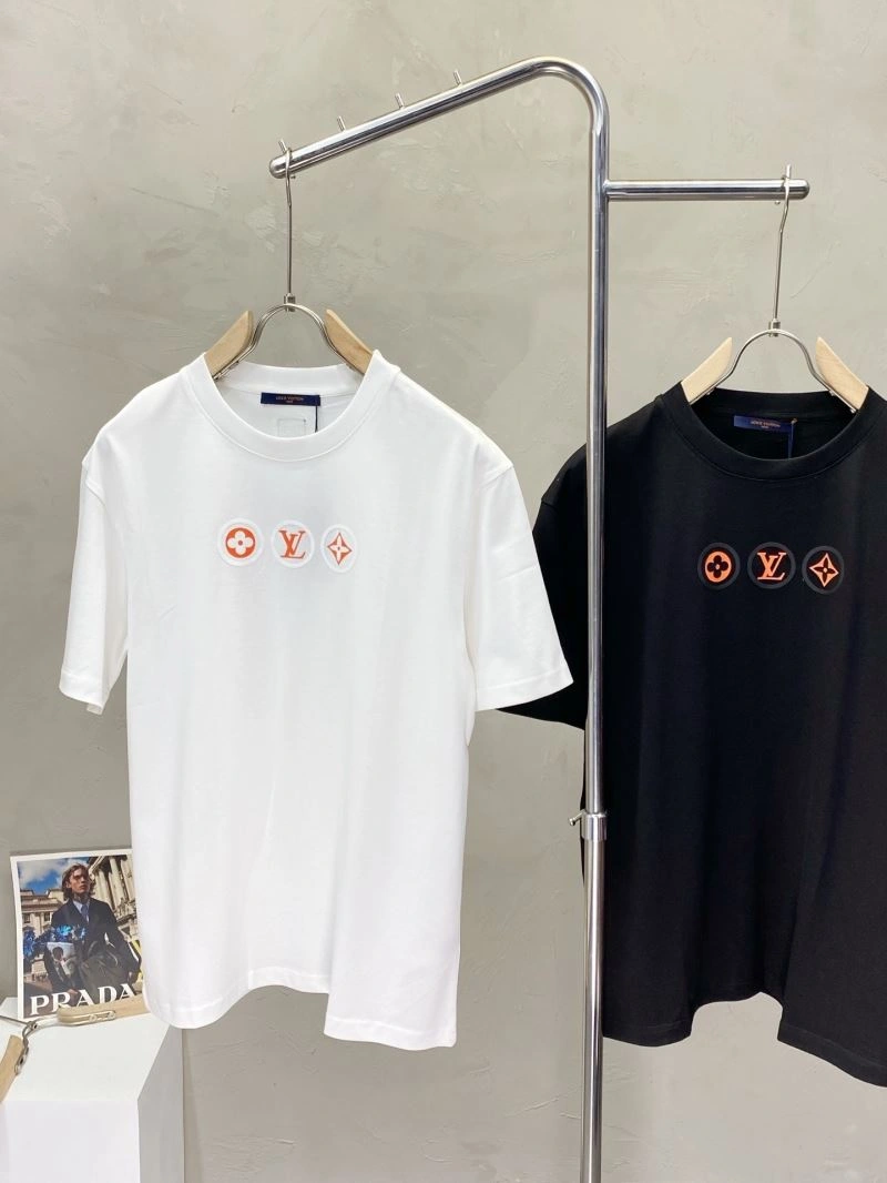 Louis Vuitton T-Shirts Snug 135177