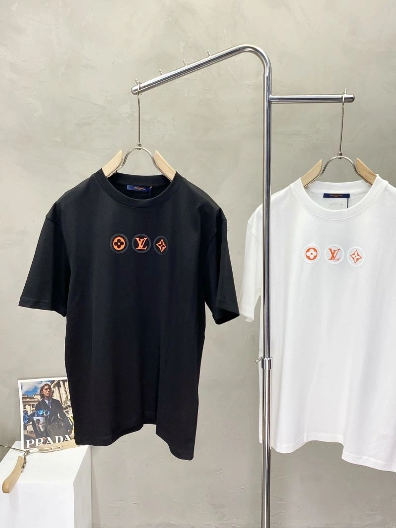 Louis Vuitton T-Shirts Snug 135177